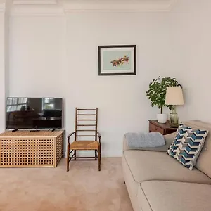 https://apt-nordic-regency.tophotelsbath.com