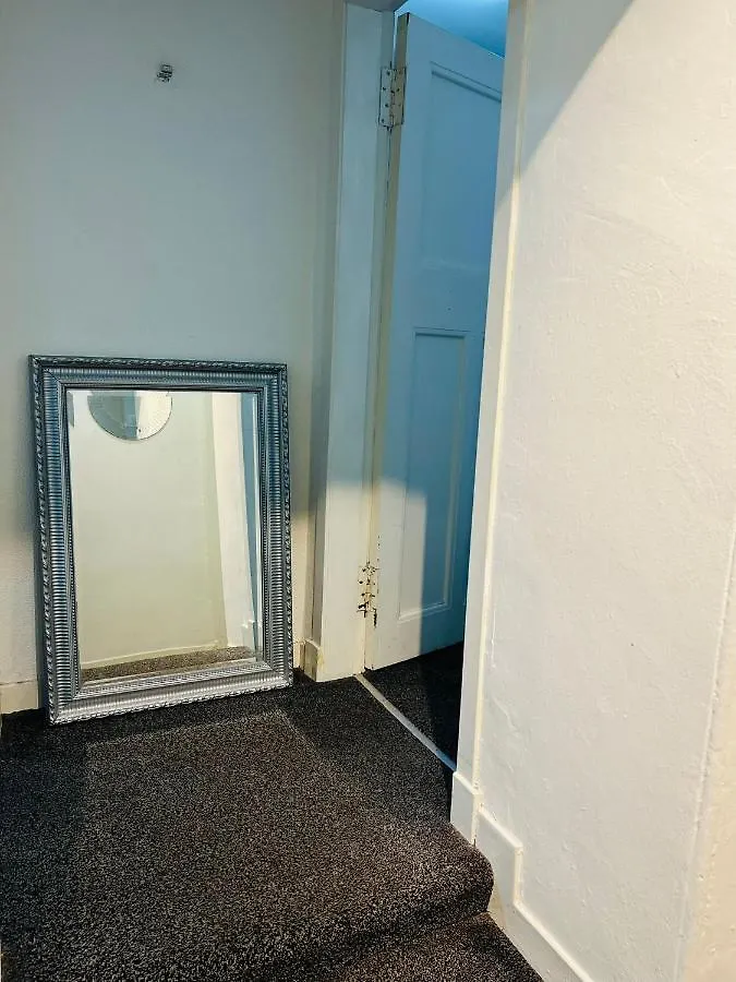 Historic Royal Mile Flat , 5Min From Waverly Railway Station Lägenhet Edinburg
